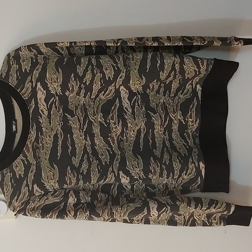 Tna pull over sweater